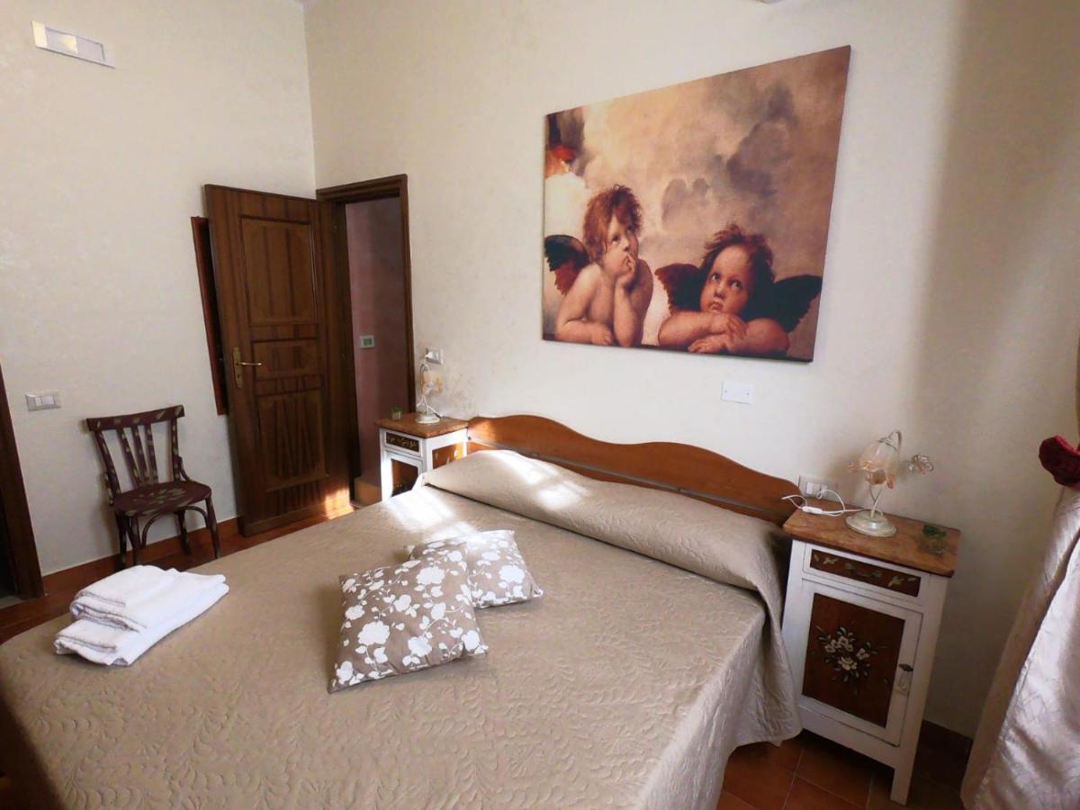 Le Stanze Di Ricci - Affittacamere Low Cost ليزينا المظهر الخارجي الصورة