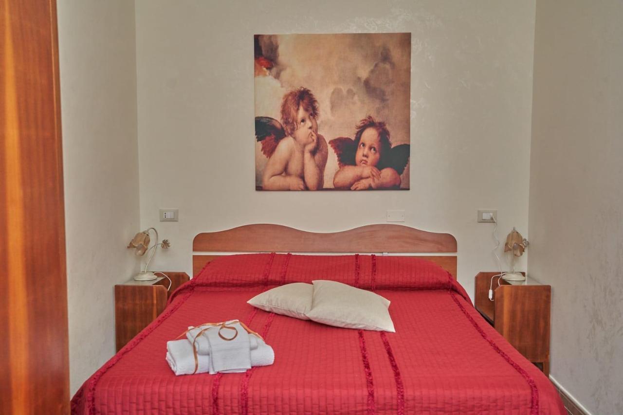 Le Stanze Di Ricci - Affittacamere Low Cost ليزينا المظهر الخارجي الصورة